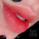 Có ai đang kì cạch với kim 1 vẫn quyết tâm phun môi bong đậm như em không?.1_Xambiz by tuyetminhspa